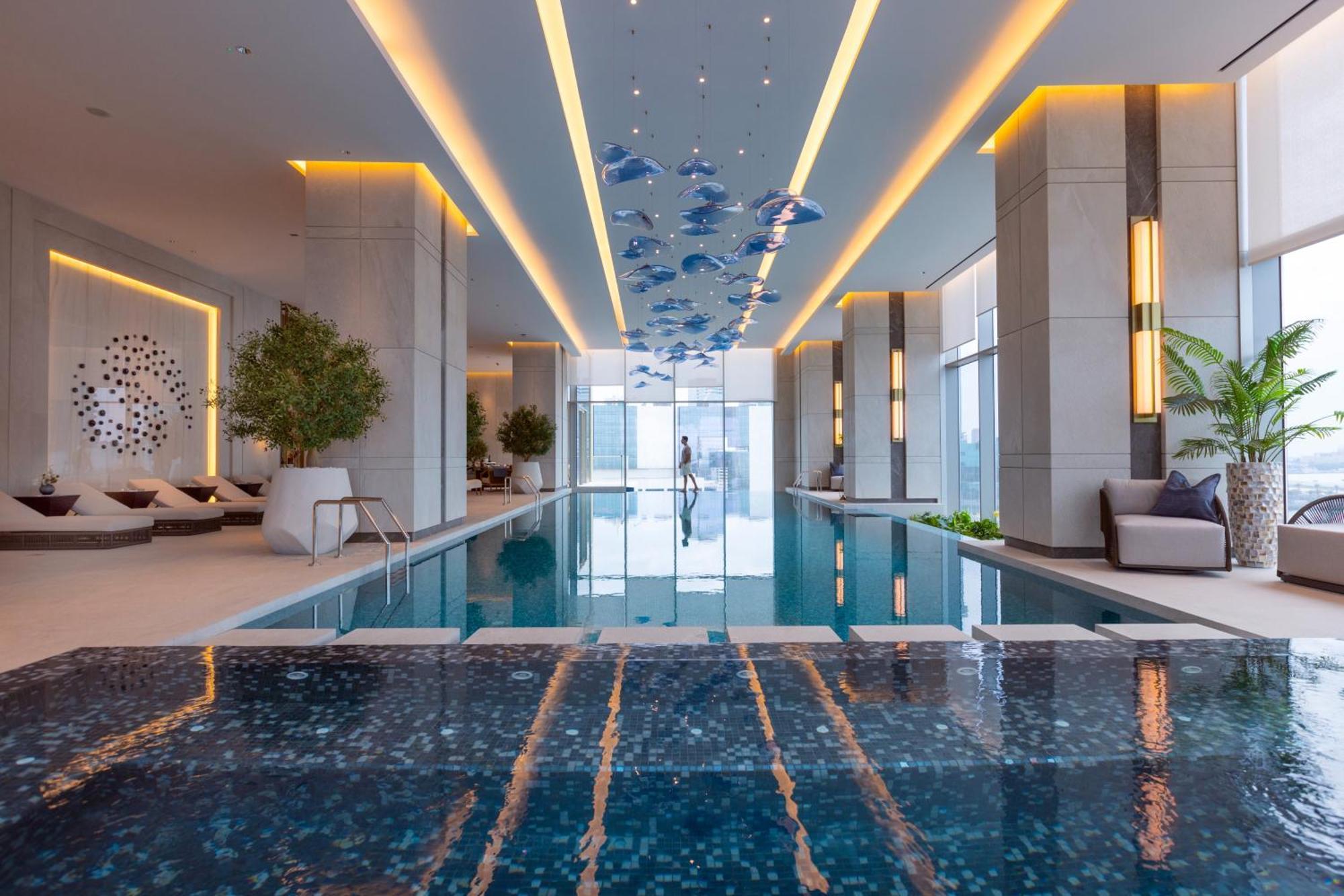 Отель Onyx Rotana Манама Экстерьер фото The swimming pool at the Ritz-Carlton, DIFC