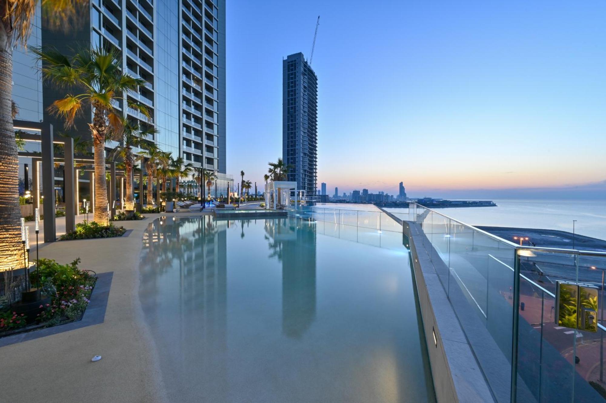Отель Onyx Rotana Манама Экстерьер фото Infinity pool at the Ritz-Carlton, DIFC