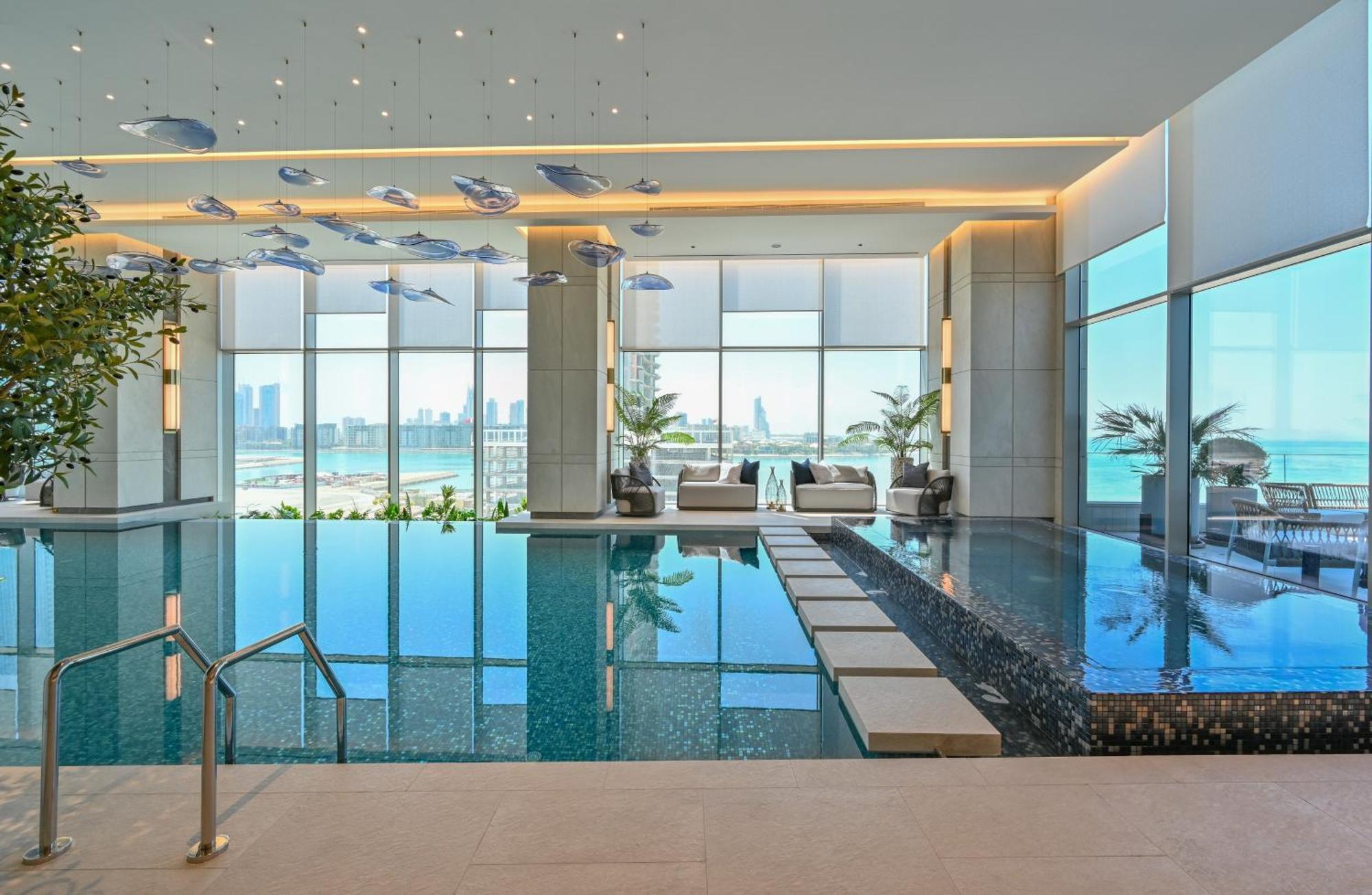 Отель Onyx Rotana Манама Экстерьер фото The swimming pool at the hotel