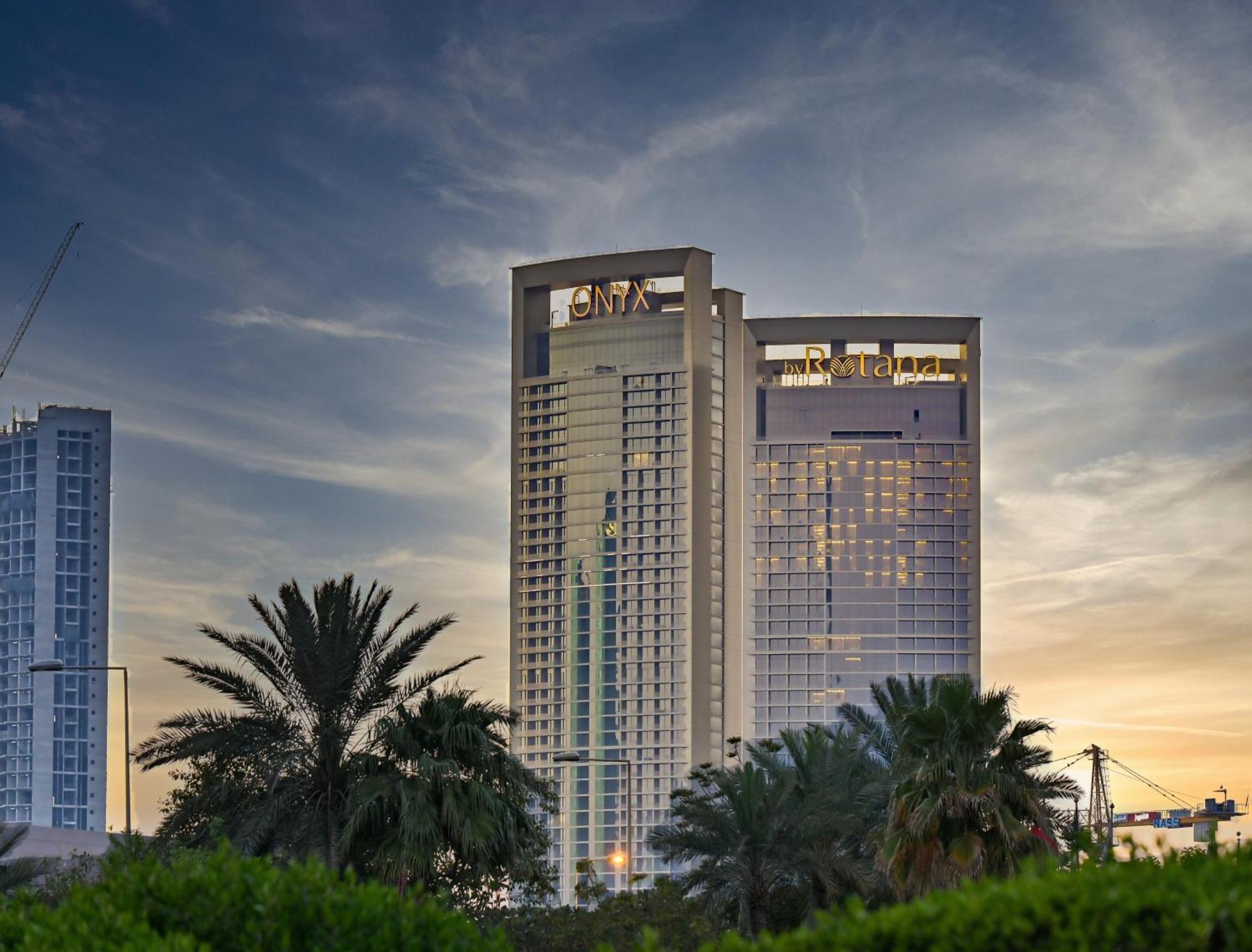 Отель Onyx Rotana Манама Экстерьер фото The hotel in 2016